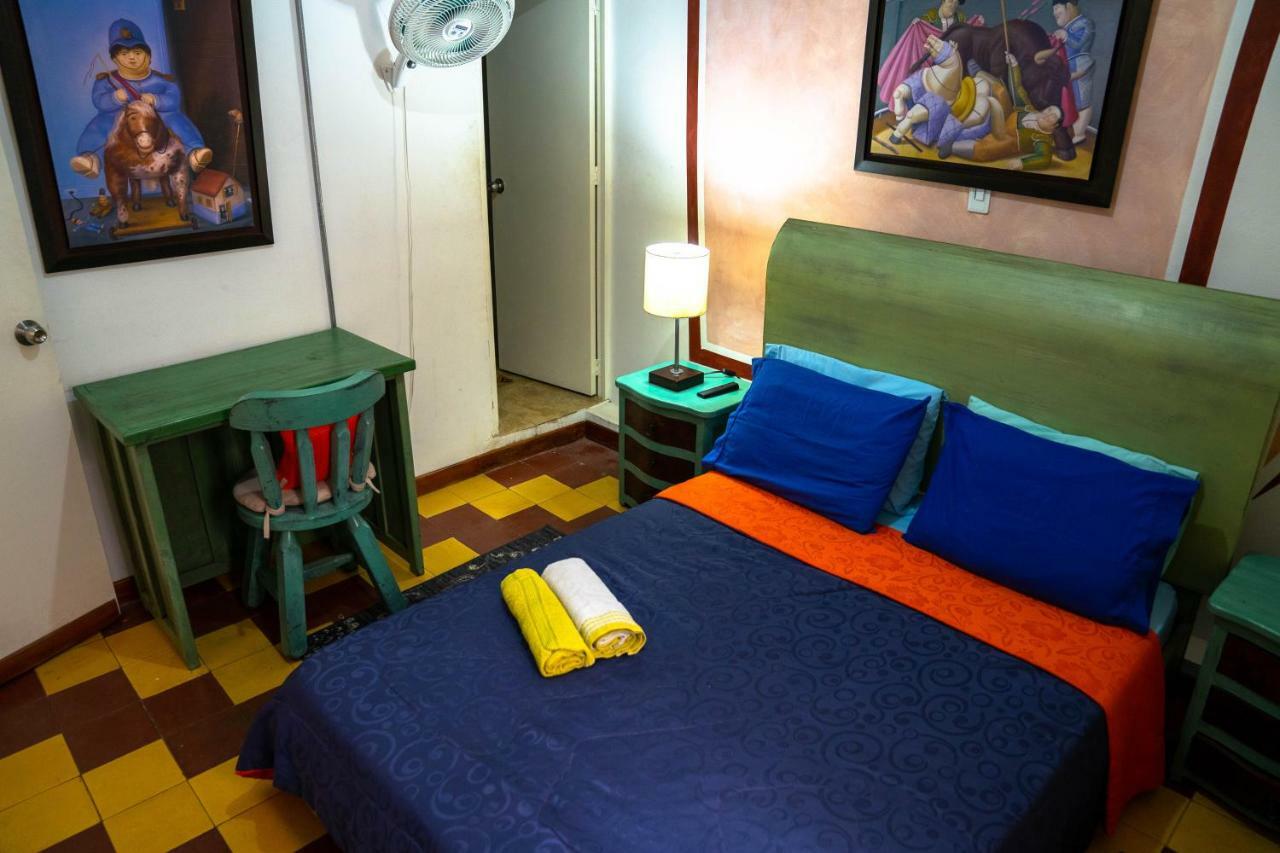 Los Andes Hostel Medellín Buitenkant foto