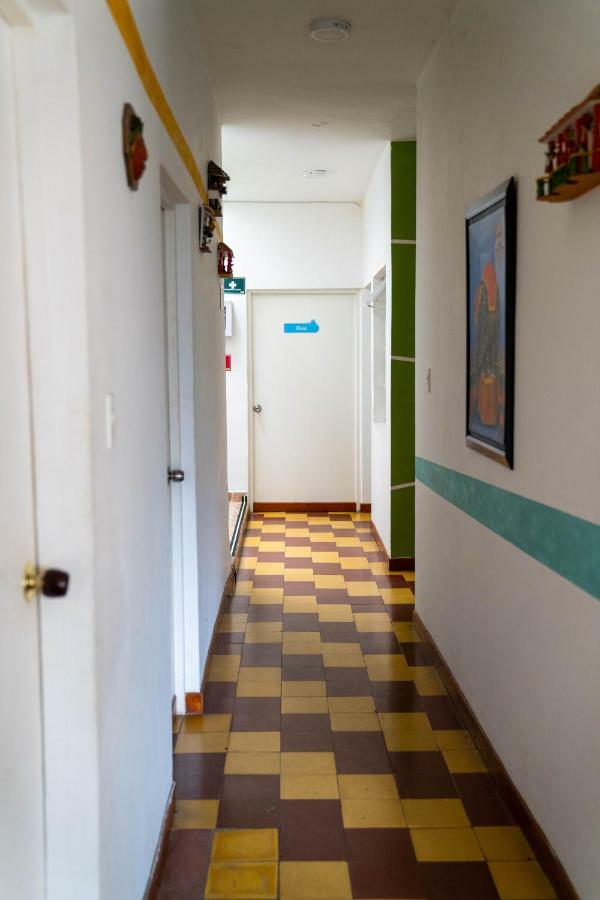 Los Andes Hostel Medellín Buitenkant foto